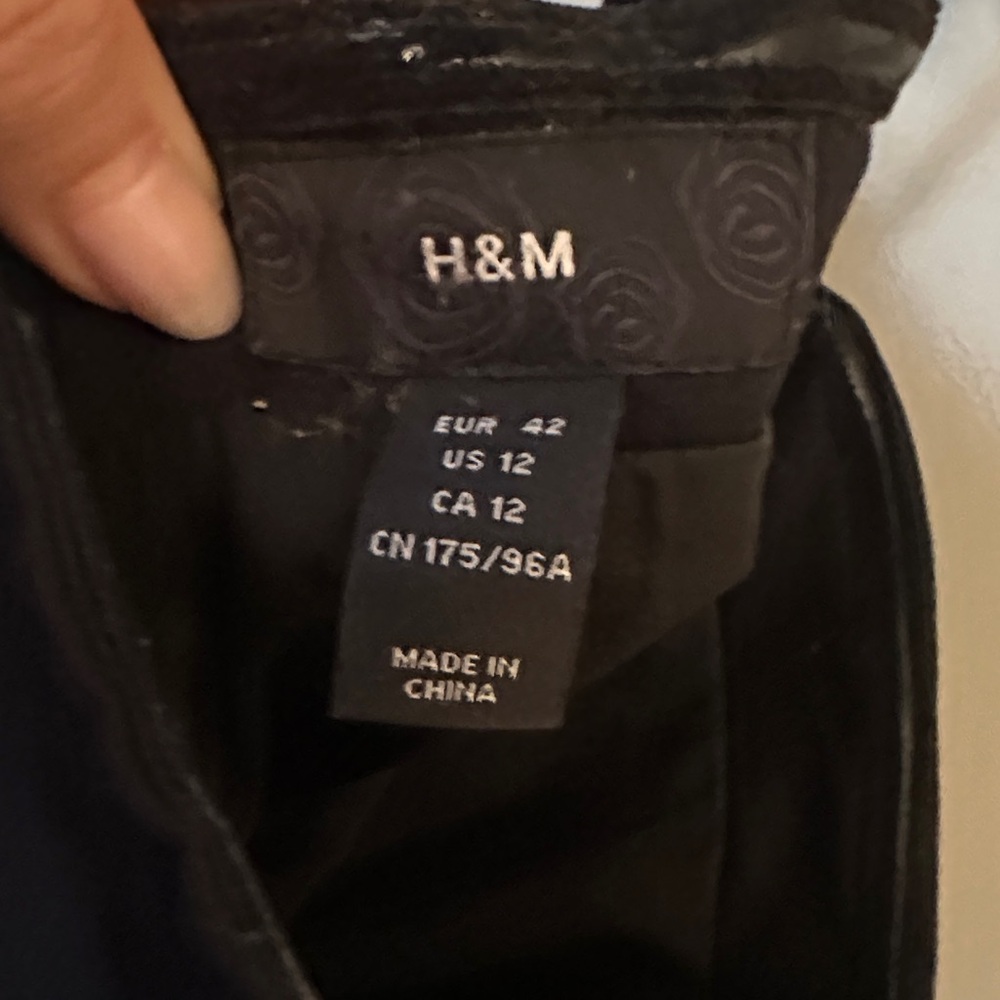 H&M Black Strapless Dress with pockets - Picture 2 of 10
